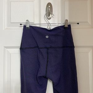 Lululemon wunder under RARE purple/blue/pink size 4